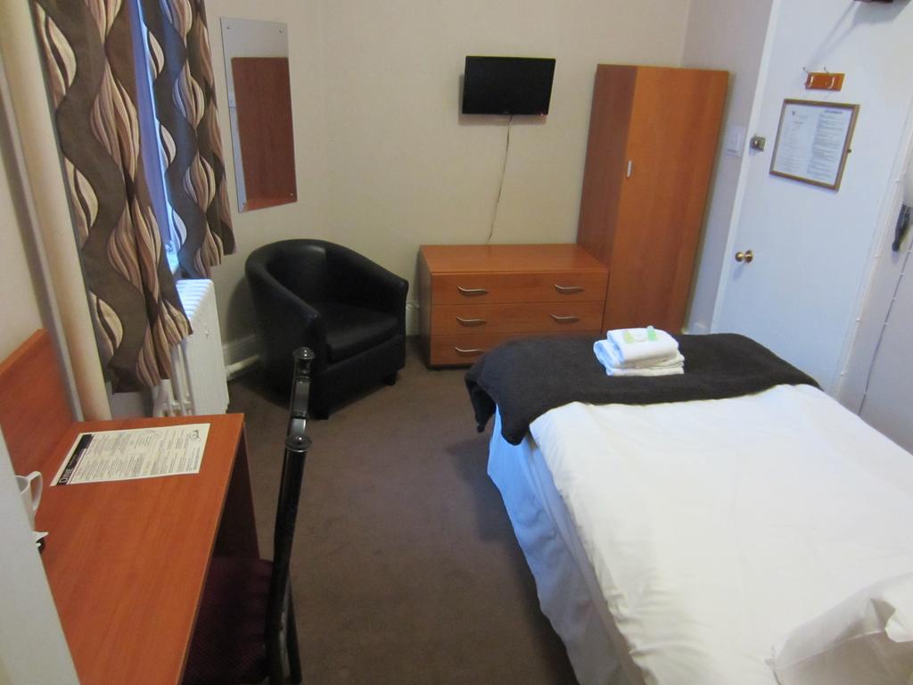 The Grail Court Hotel Burton-upon-Trent Camera foto