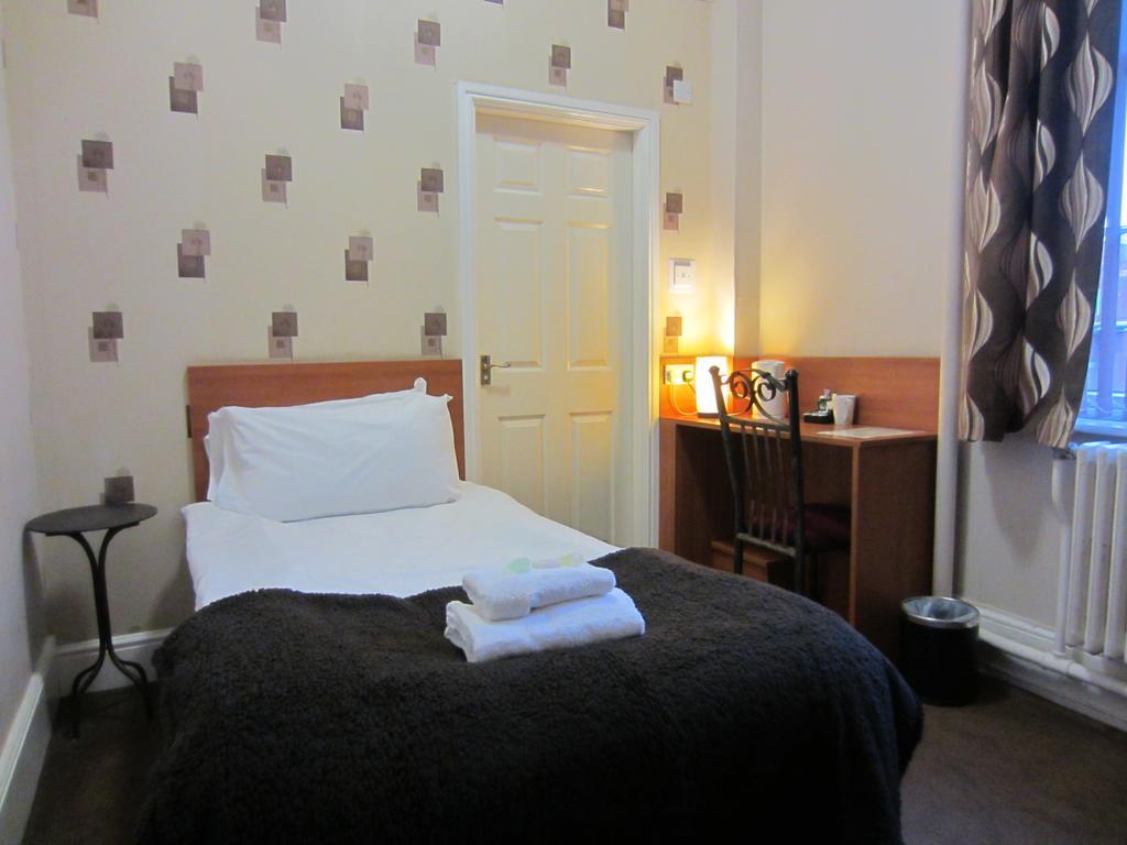 The Grail Court Hotel Burton-upon-Trent Camera foto