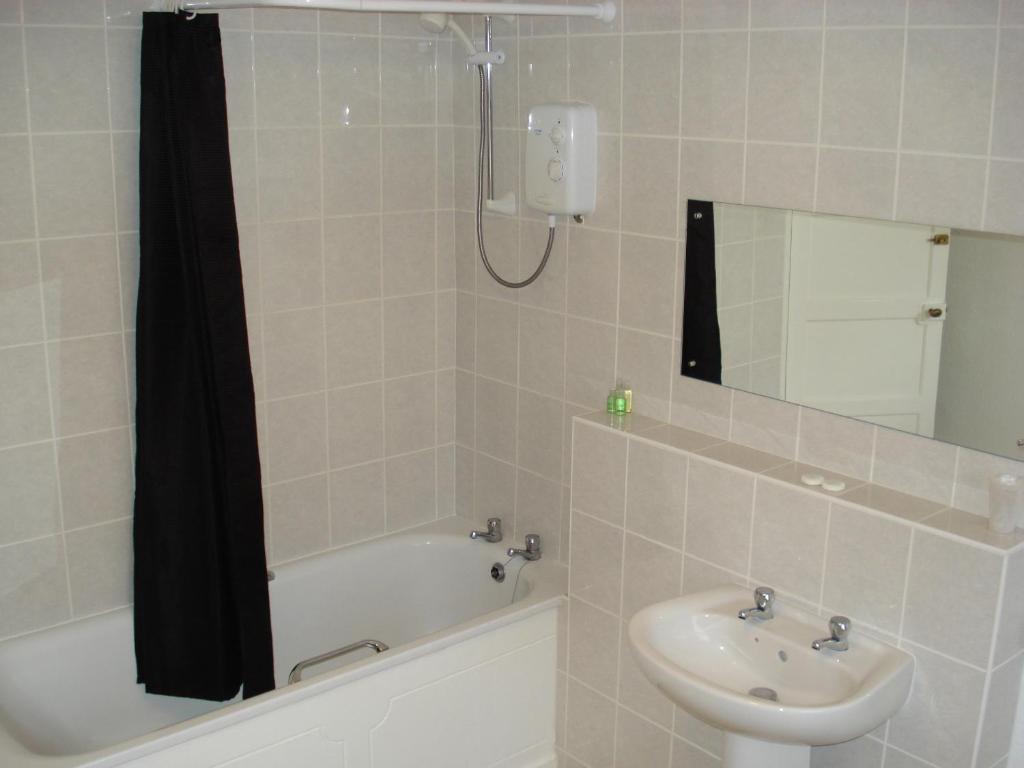 The Grail Court Hotel Burton-upon-Trent Camera foto